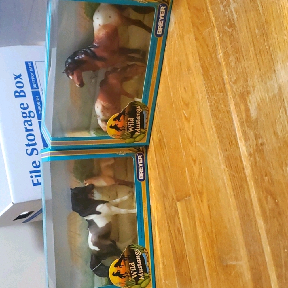 Breyer horses Wild Mustangs